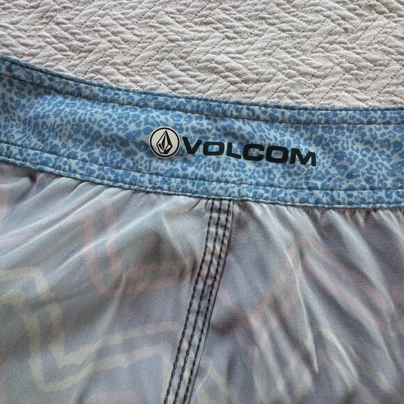 Volcom Chevron Swim Trunks Board Shorts Men's Rainbow Stripe Gray - Picture 6 of 7